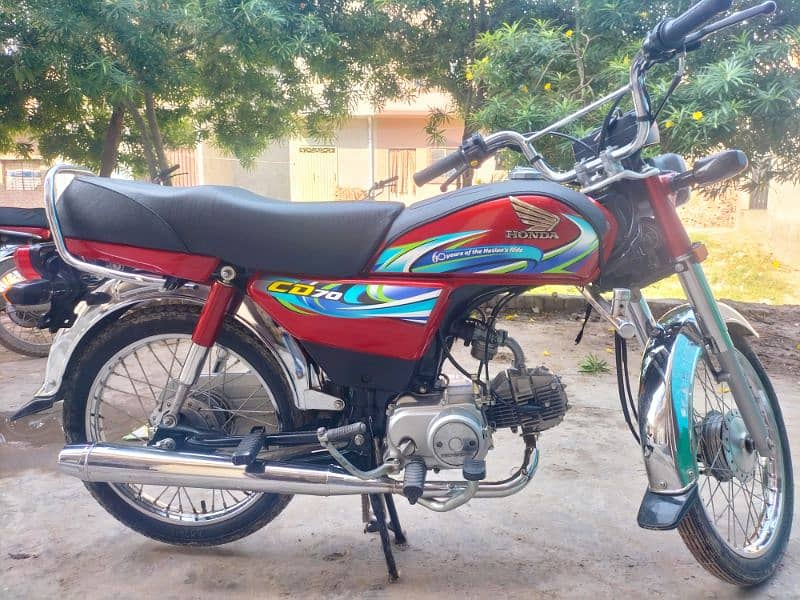 Honda CD70 for sale new condition 0/3/4/7/7/3/9/3/1/4/9 9