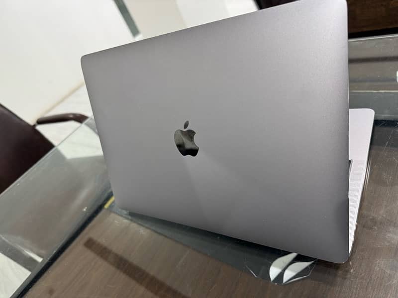 MacBook Pro 2016 13 inches 16/256 5