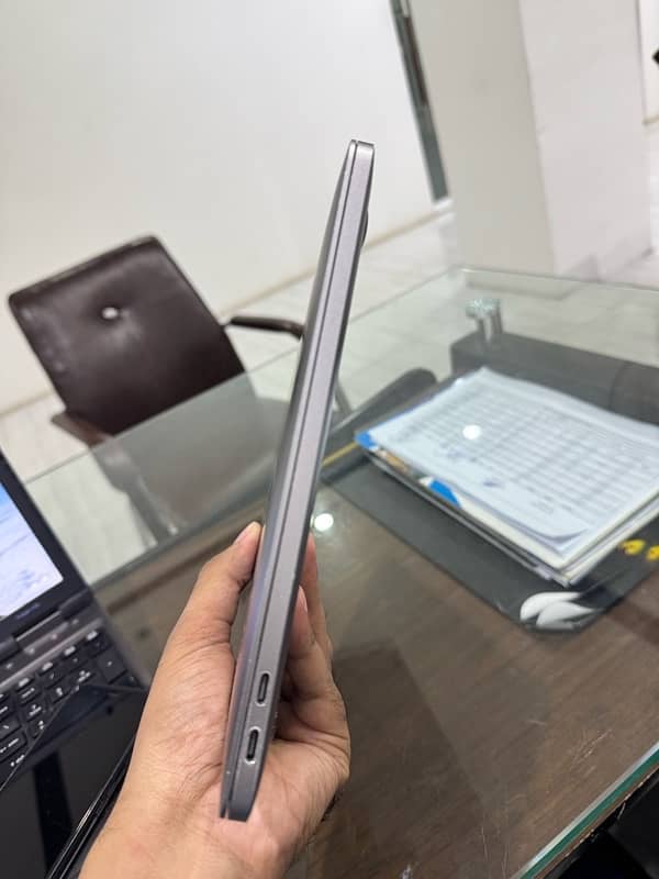 MacBook Pro 2016 13 inches 16/256 7