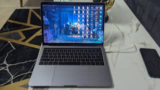 Apple MacBook pro (late 2017- 13 inch) Touch bar 0