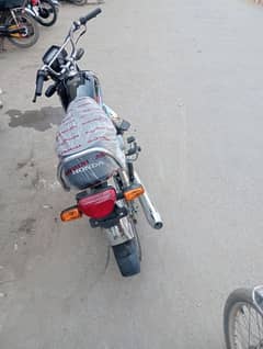 new bike hai total original hai koi fault nhi all ok hai