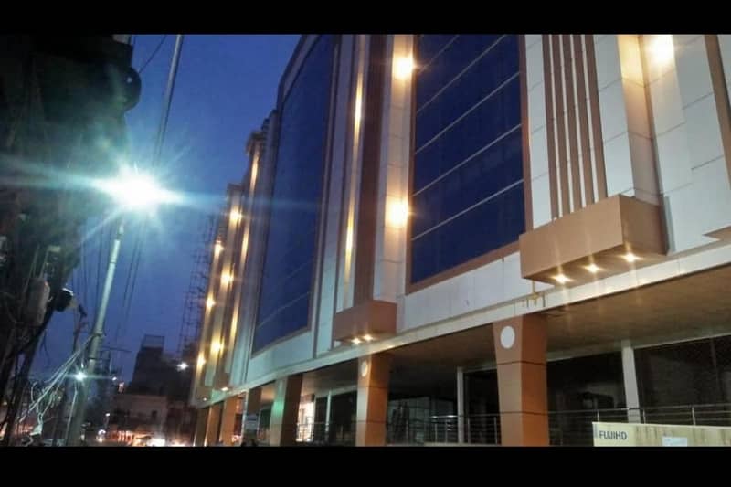 MAKKI COMPLEX 200 SQ FT GROUND FLOOR SHOP AVAILABLE FOR SALE IN MAKKI COMPLEX MAIN FEROZEPUR ROAD LAHORE. 2