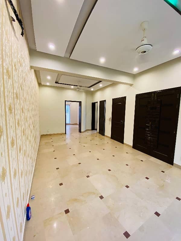 5 MARLA BREAD NOW LUXURY ELEVATION DESIGN HOUSE AVAILABLE FOR RENT IN DHA 9 TOWN BLOCK -C LAHORE. 3