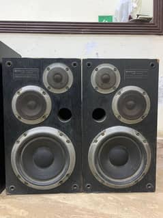 Hitachi Lo-D 3 Way Speakers. Lo-D HS-700