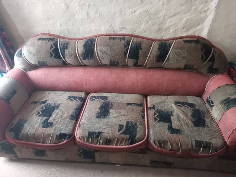 5 seater sofas Good conditions 5