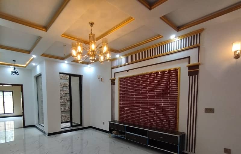 1 KANAL UPPER PORTION FOR RENT AAT THE PRIME LOCATION OF PCSIR STAFF COLONY 3