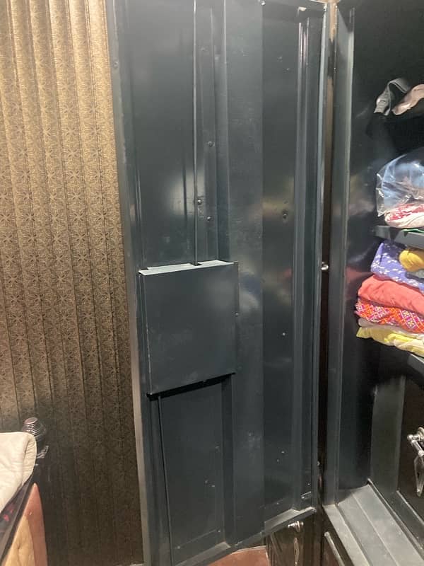 3 door wardrobe 2