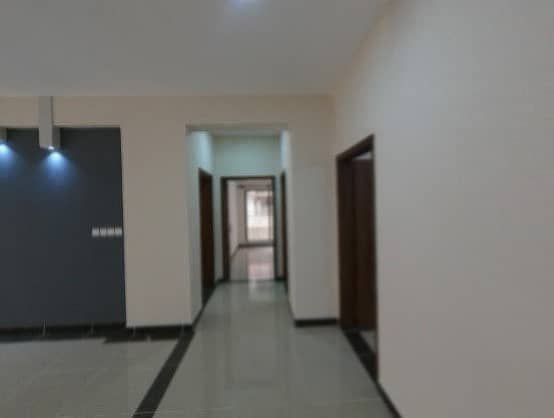 3300 Square Feet Flat For Sale In Askari 5 - Sector J 4