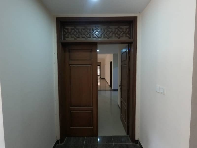 3300 Square Feet Flat For Sale In Askari 5 - Sector J 6