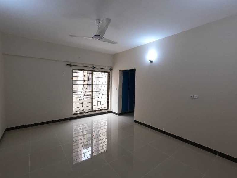 3300 Square Feet Flat For Sale In Askari 5 - Sector J 15