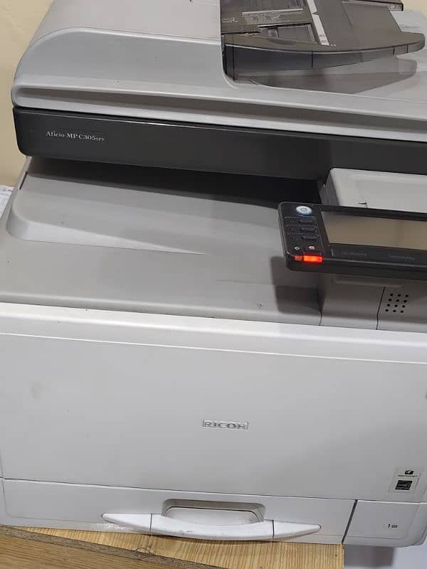 Ricoh 305 color printer and photocopier 1