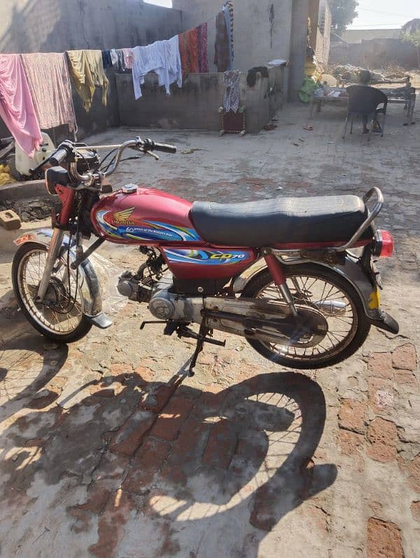 CD 70 Honda ha model 12 ha condition all ok ha 4