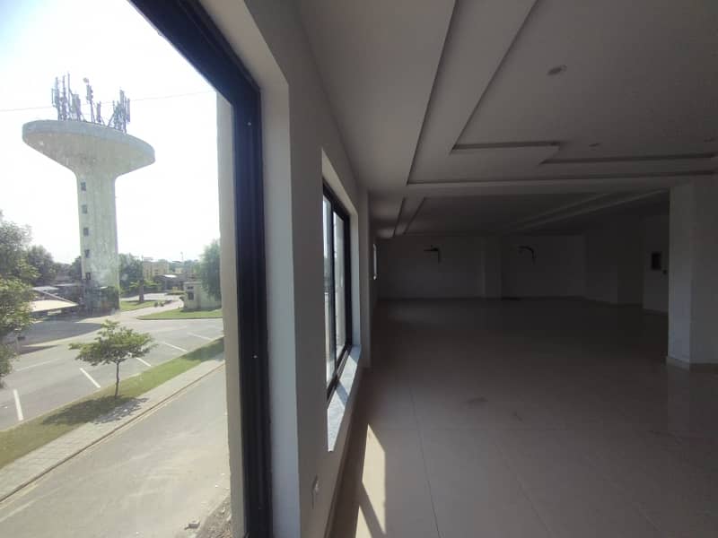 Prime 16 Marla Ground/First Floor Property Near Grand Mosque 4