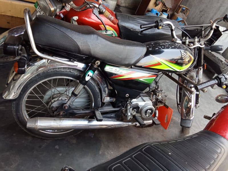 Honda70cc black 1