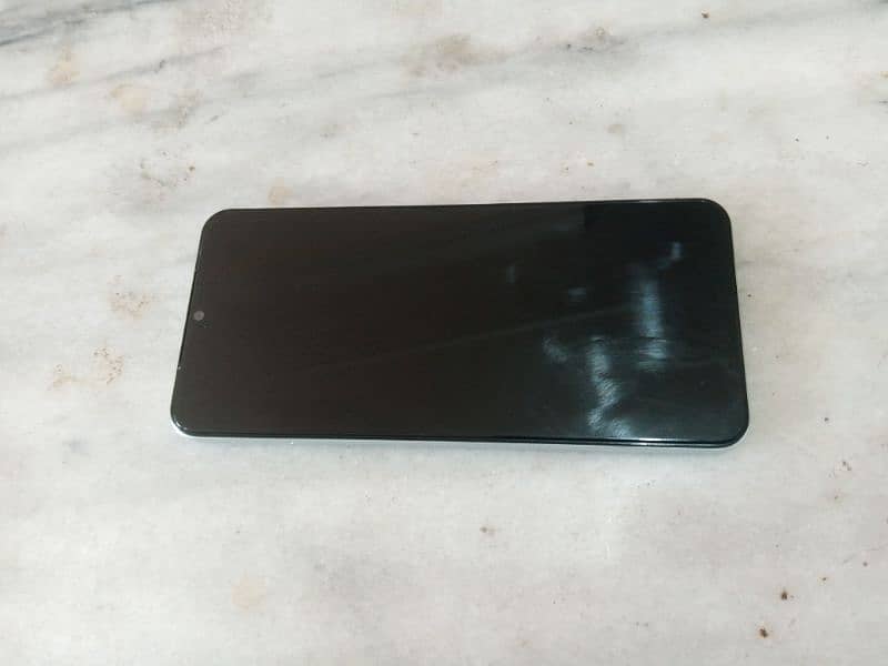 vivo y 18 complete box 6 128 4