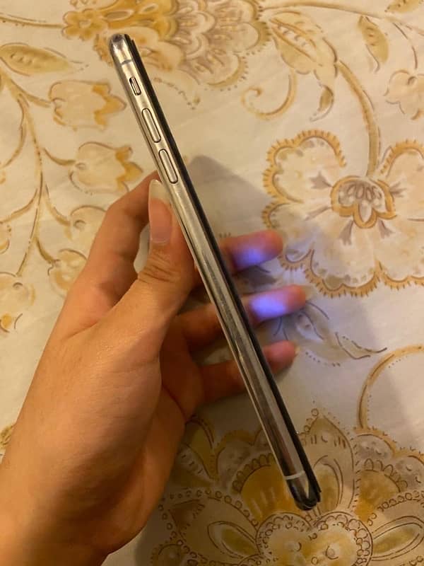 iphone xs max 64gb gold colour 1