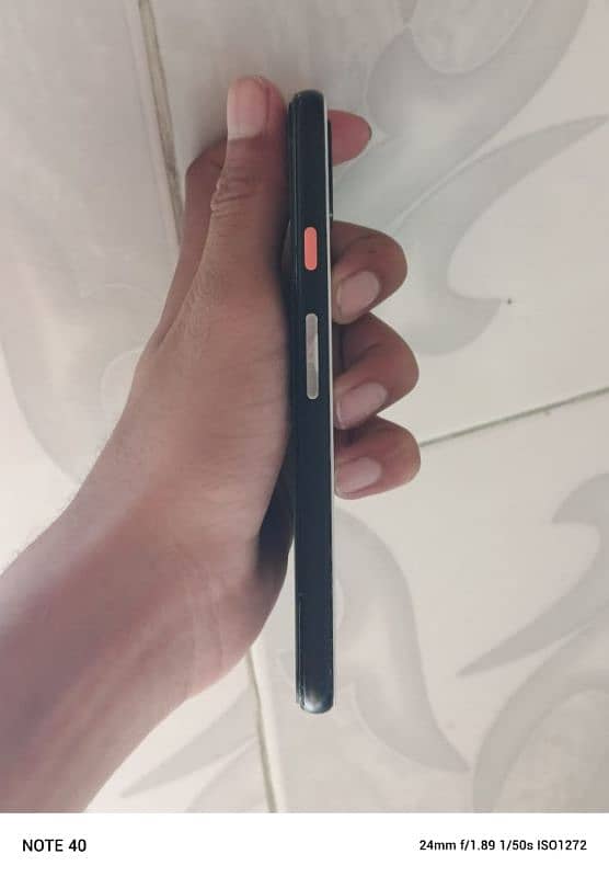 Google Pixel 4 ( Sale / exchange possible ) 3