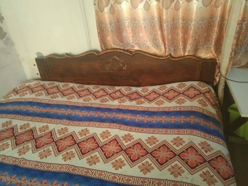 kikkar Bed is very good condition only place issue 1