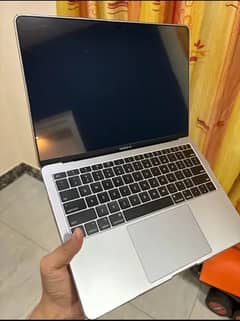 Macbook Air 2019 8/128 13 inch