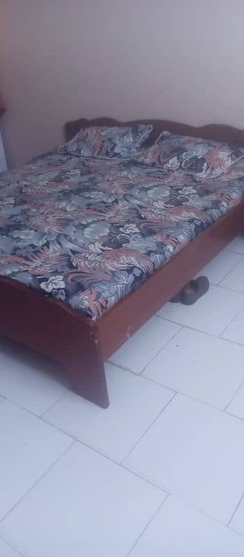 bed with mattress 0