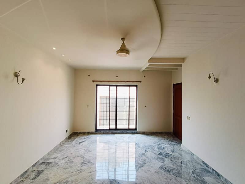 01 KANAL BEAUTIFULL FULL HOUSE AVAILABLE FOR RENT IN DHA PHASE 3, LAHORE 6