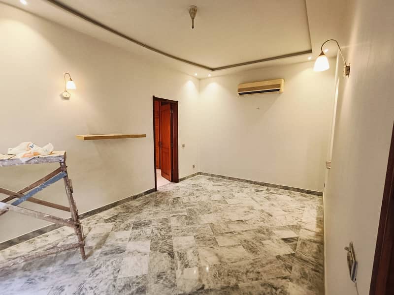 01 KANAL BEAUTIFULL FULL HOUSE AVAILABLE FOR RENT IN DHA PHASE 3, LAHORE 20