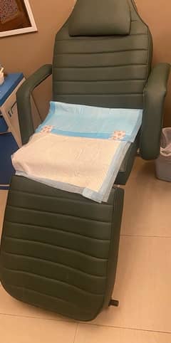 beds for salon or clinic 0