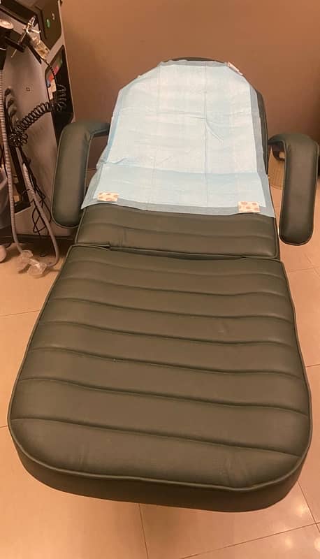 beds for salon or clinic 1