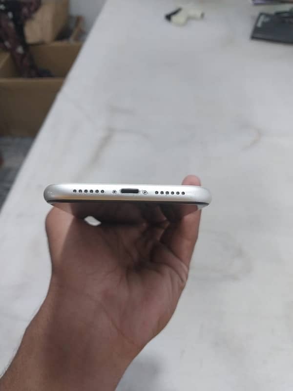 i phone 11 —64 gb water pack face id problem oreginel panel battery 4