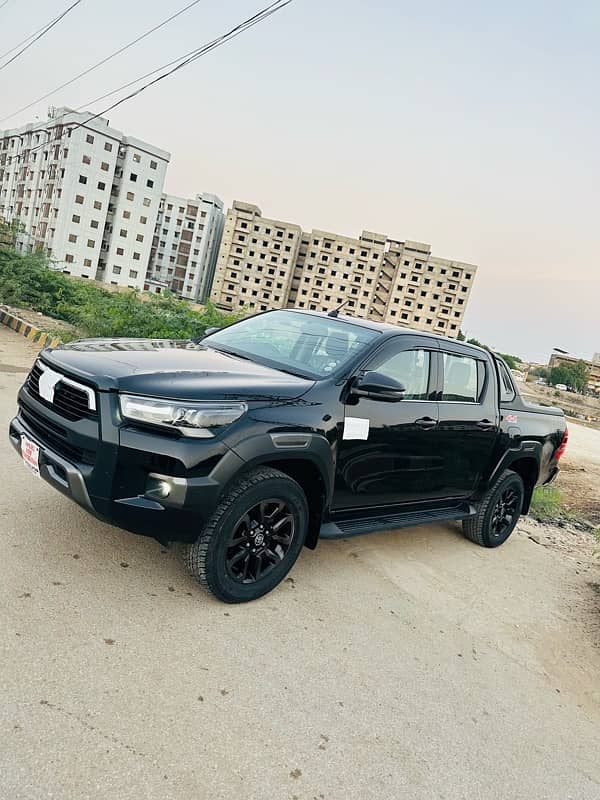 Toyota Hilux 2023 3