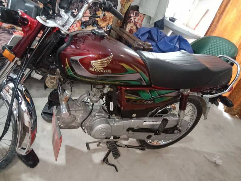 bht saaf bike hai bht kam chali hai 1