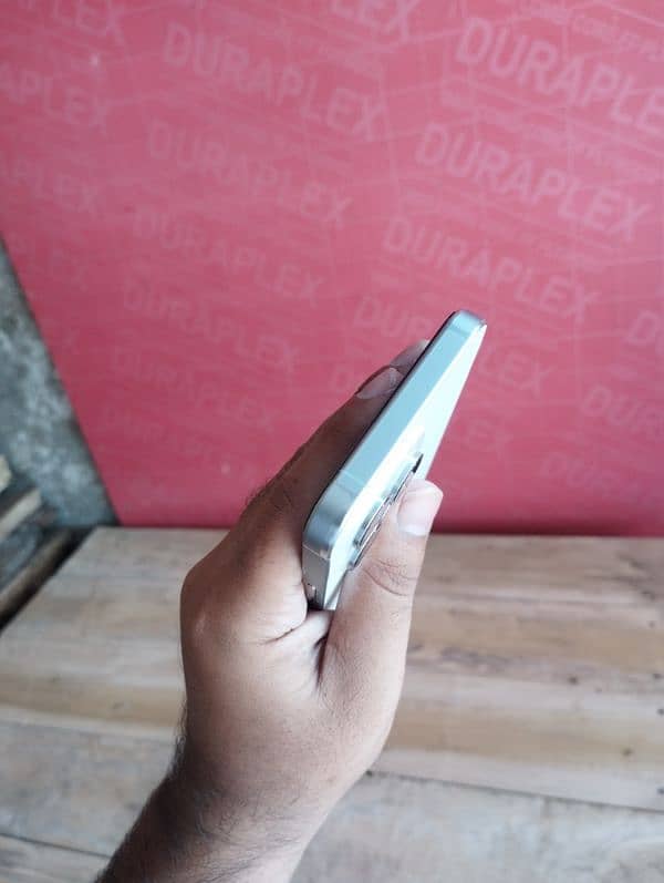 IPhone 15 Pro Max White Titanium 7