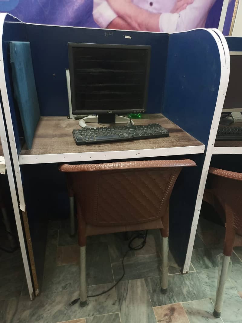 Office Cabenet for sale 2000 each 4 pcs 1 slightly damage 5