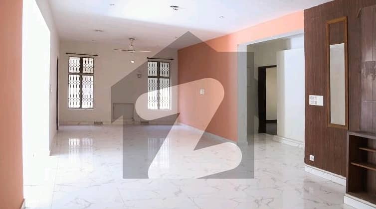 1 Kanal Upper Portion Available For Rent Phase 1 D Block 1