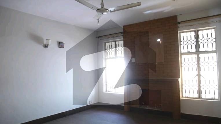 1 Kanal Upper Portion Available For Rent Phase 1 D Block 2