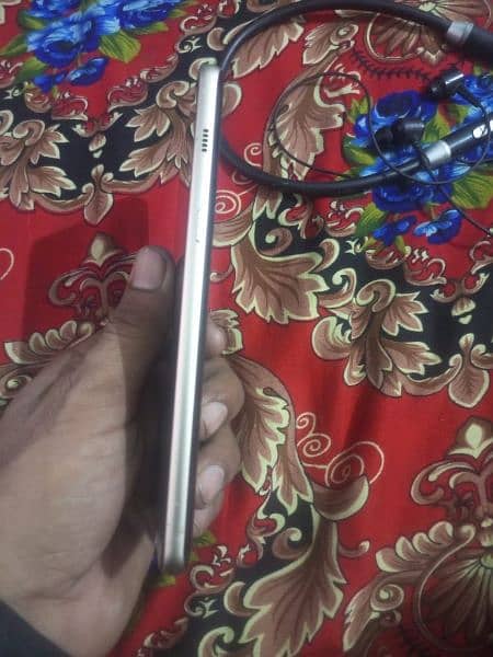 Samsung Galaxy A8 plus 4gb ram 64gb momry 4