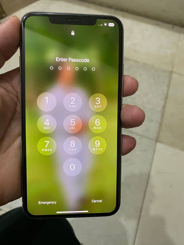 iphone 11 pro max. . non pta. . 256 gb. . waterproof. . BH 86 5