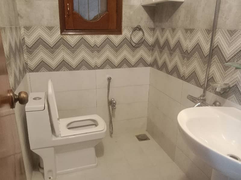 10 Marla Beautiful House Available For Rent Phase 3 Z Block 5