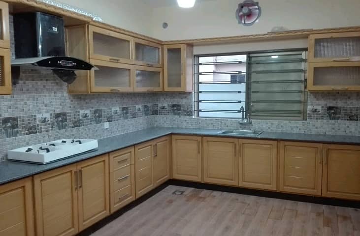 Prime Location In F-7/1 1888 Square Yards House For Sale 2