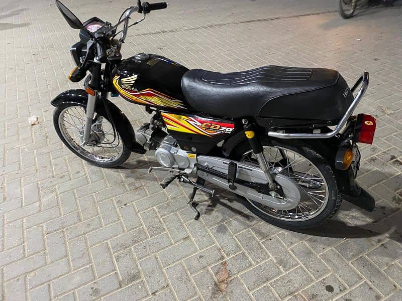 Honda 70 Black Karachi 1