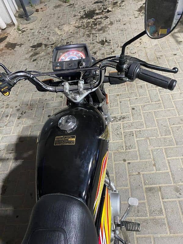 Honda 70 Black Karachi 3