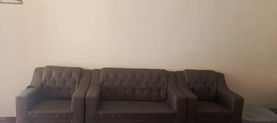 10/10 condition sofa Set is avialible in cheap rate