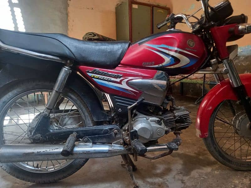 Urgent yamaha bike for sale neat condition 1