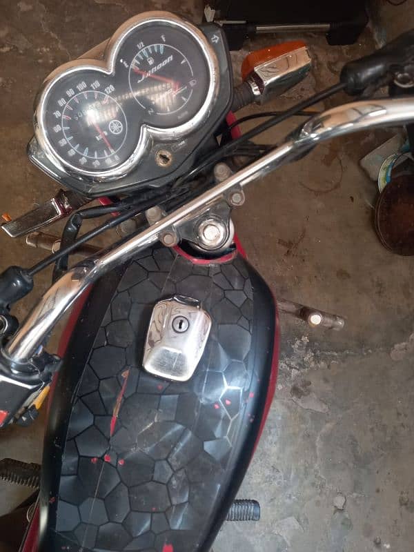 Urgent yamaha bike for sale neat condition 2