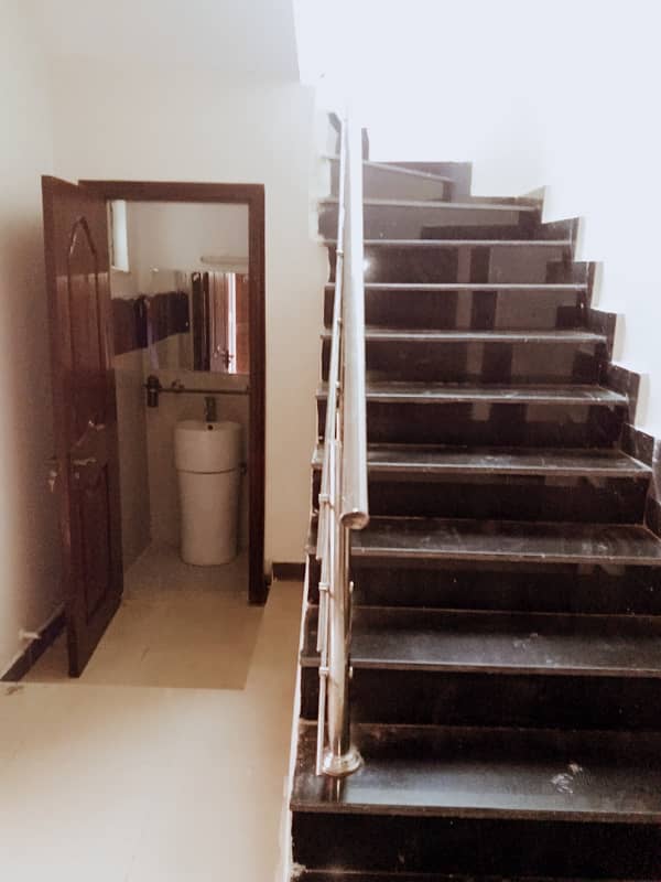 10 Marla 3 Bed House For Sale In Askari 2, Sialkot 12