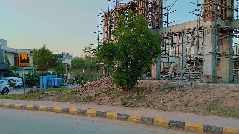 Back View Open 10 Marla Pair Plots Available For Sale in Bahria Town Overseas Block Rawalpindi 4