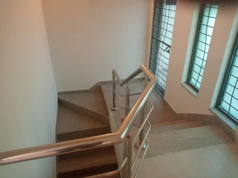 10 Marla 4 Bed House For Sale In Askari 11 Lahore. 2