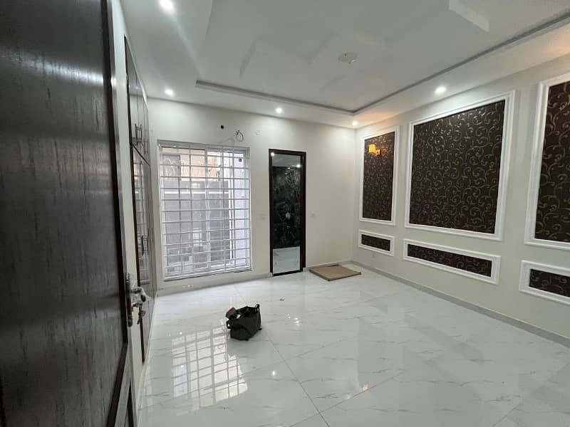 Upper portion for rent 9