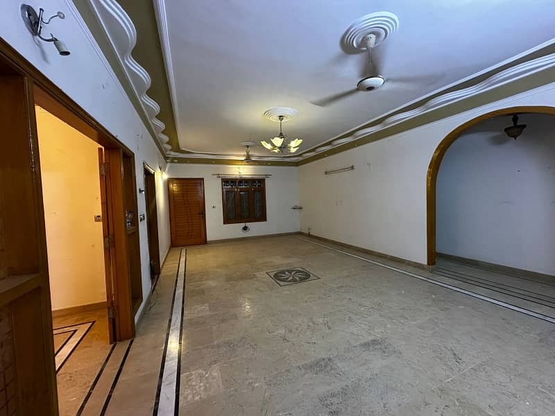 Very well maintained 400 sq Yard double storey house sale gulshan e iqbal karachi 2