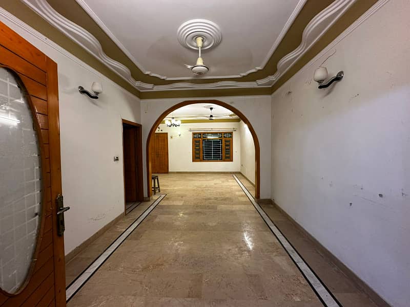 Very well maintained 400 sq Yard double storey house sale gulshan e iqbal karachi 4